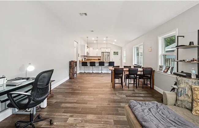 Foto del edificio - 11751 Bostick St