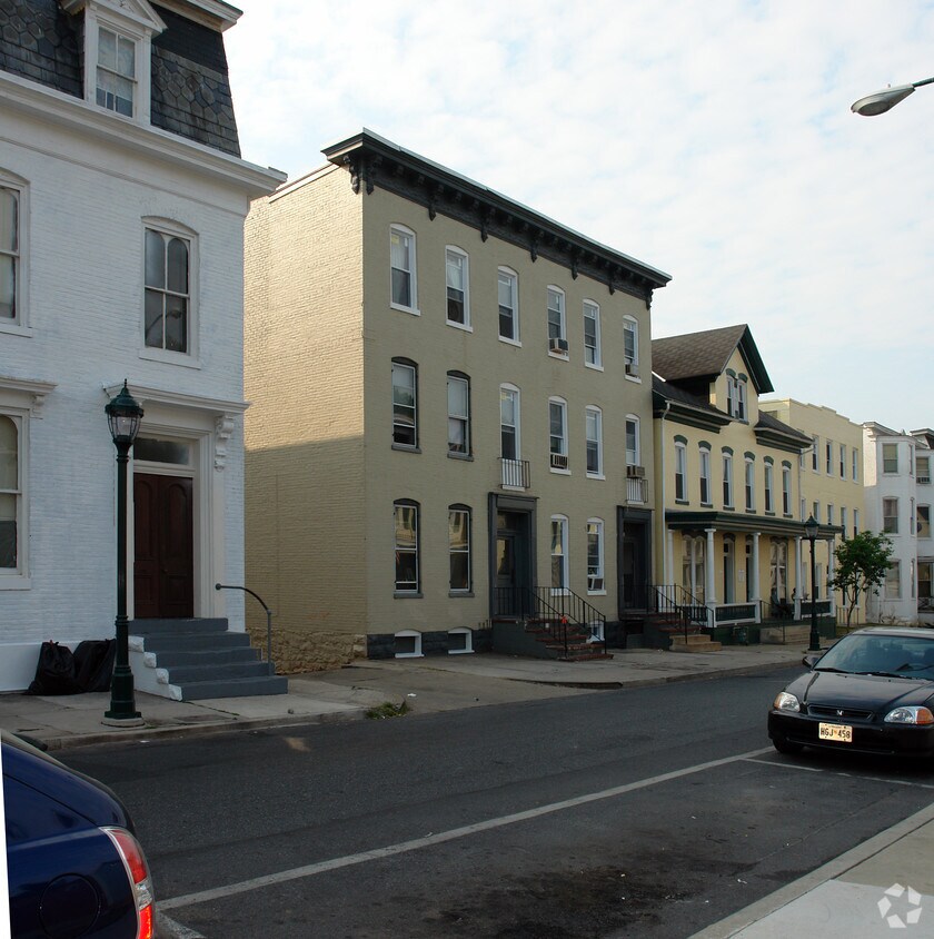 Foto del edificio - 216 Summit Ave