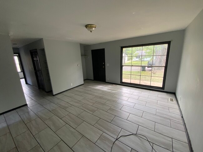 Foto del edificio - 905 Southmoor Dr