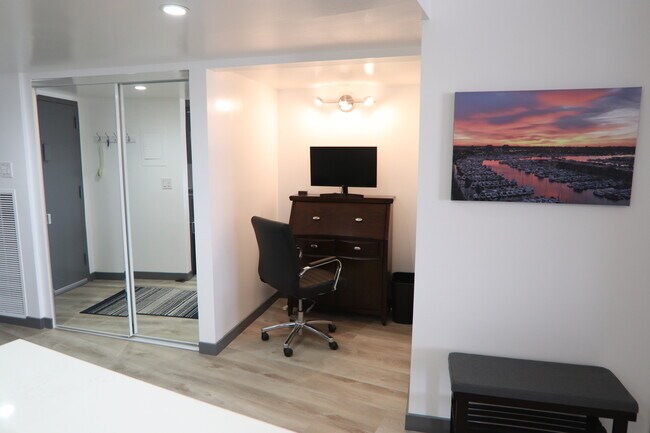 Convenient office space with desk and auxiliary monitor - 4335 Marina City Dr