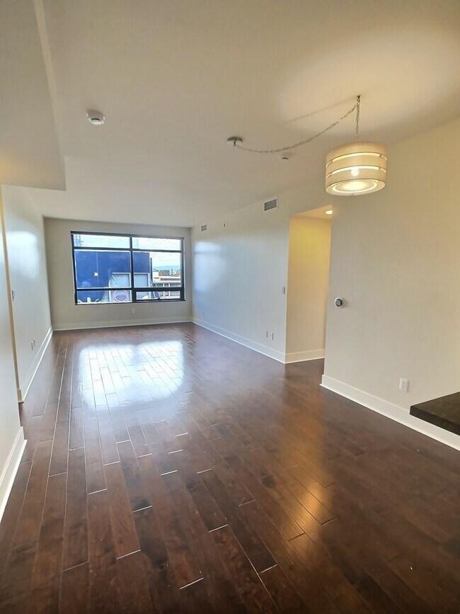 Photo - Fantastic 2 Bedroom/2 Bathroom Condo For R...