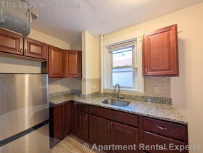 Building Photo - 6 Craigie Cir