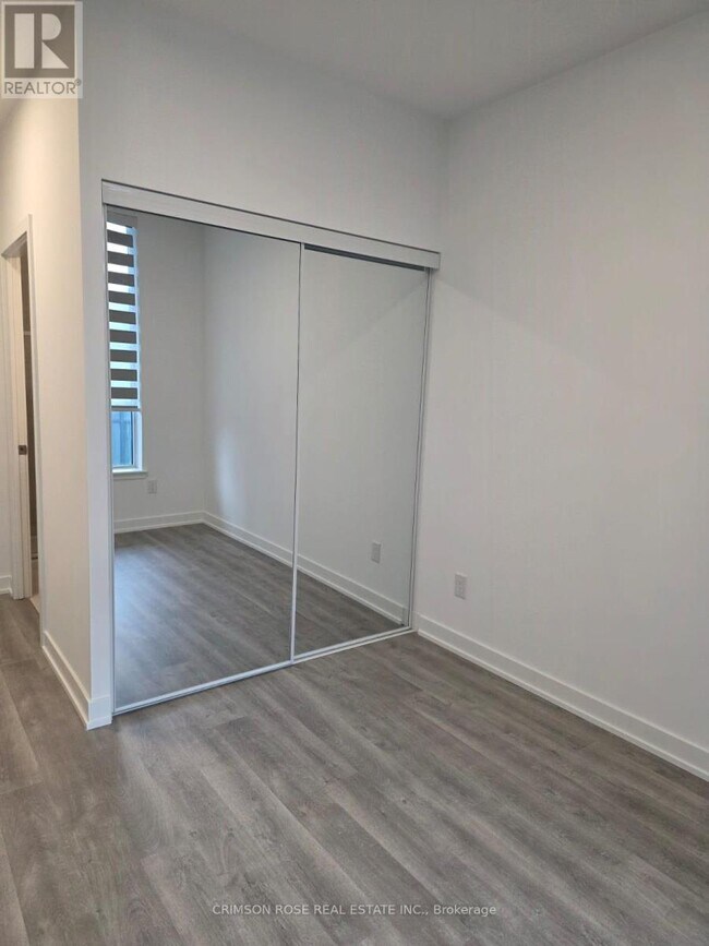 Building Photo - 5105 Hurontario St