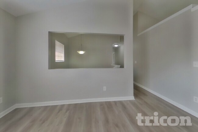 Foto del edificio - 5733 Partin Ln
