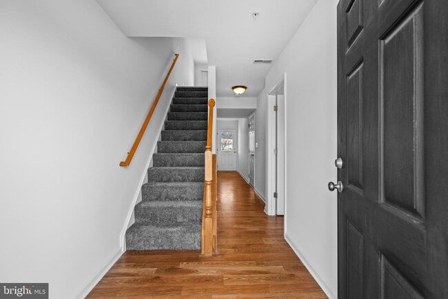 Building Photo - 23 Mustang Dr