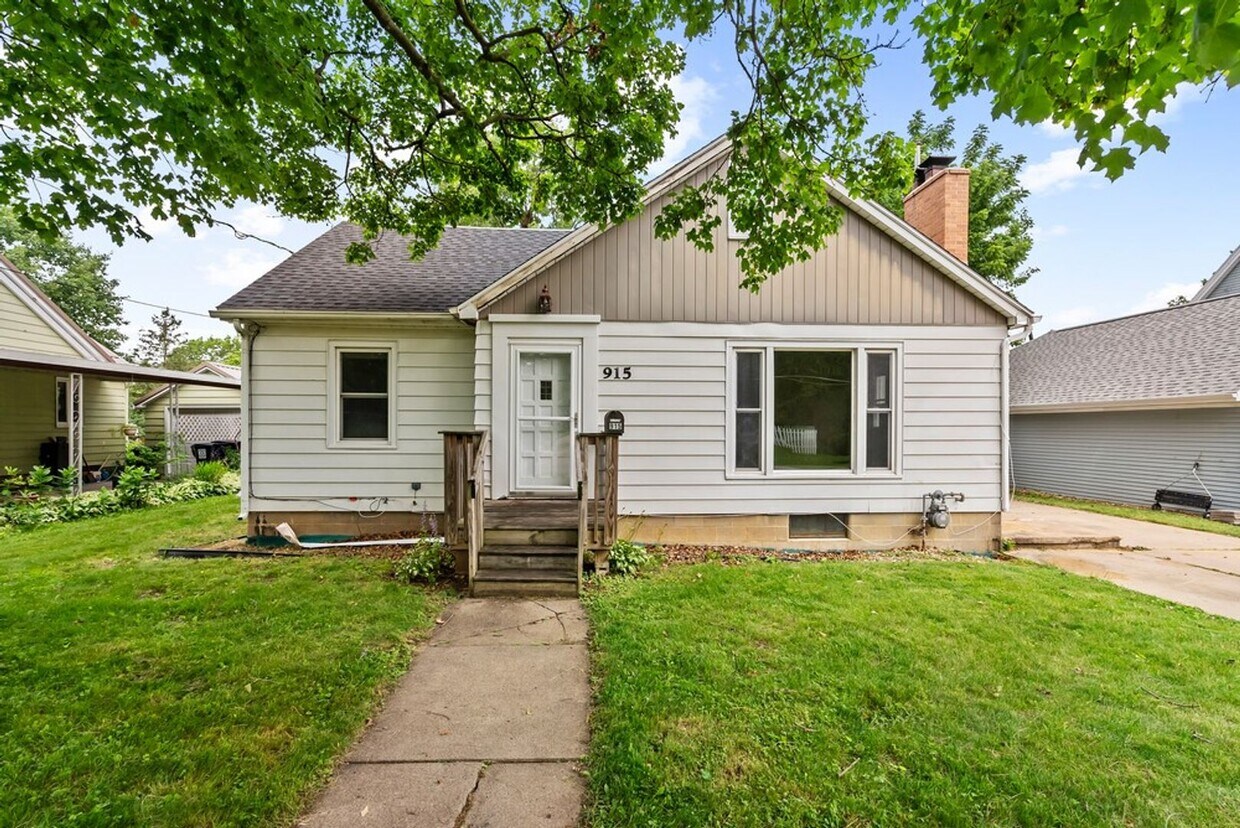 Foto principal - 915 W 9th St