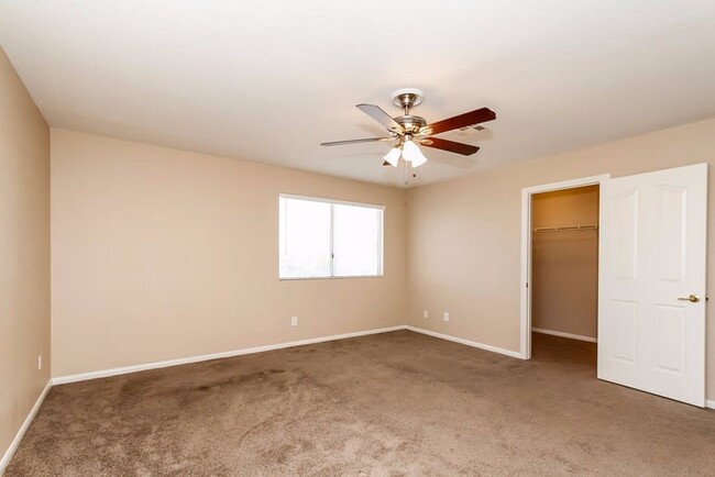 Building Photo - 3740 Crescent Canyon St