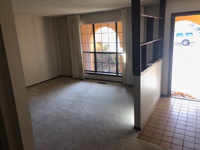 Foto del edificio - 12332 Los Arboles Ave NE