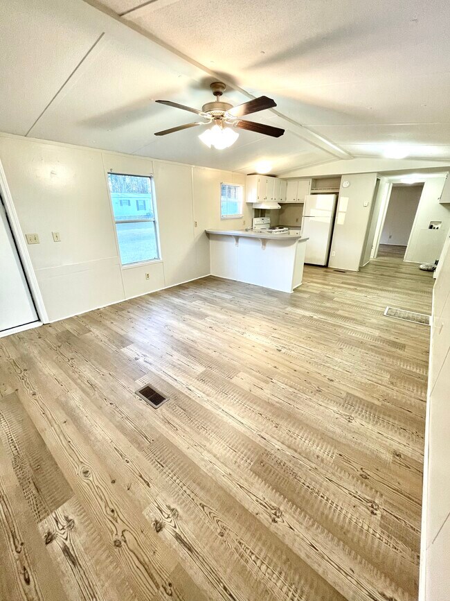Building Photo - 98 Spring Grove Rd Lot #7
