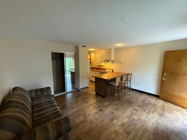 Photo - 433 E Dowling Rd Apartment