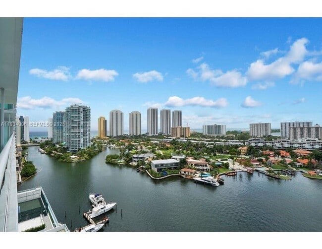 Foto del edificio - 400 Sunny Isles Blvd