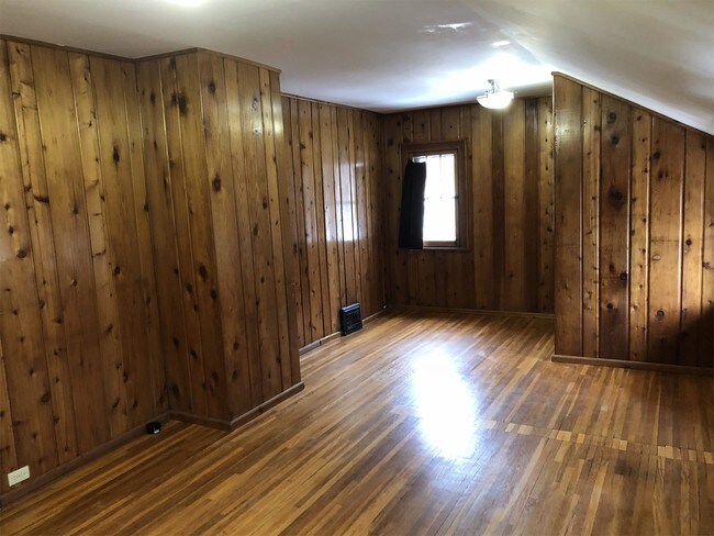 Building Photo - 1215 N 16th Ave