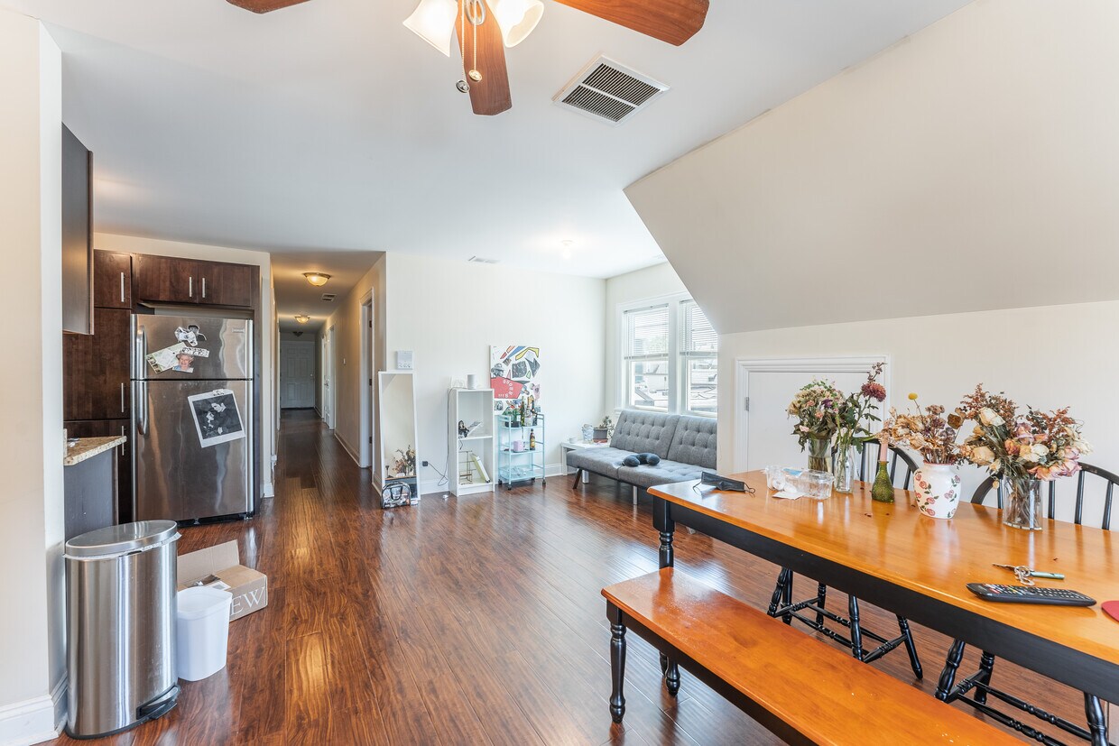 Foto principal - 3047 N Kimball Ave