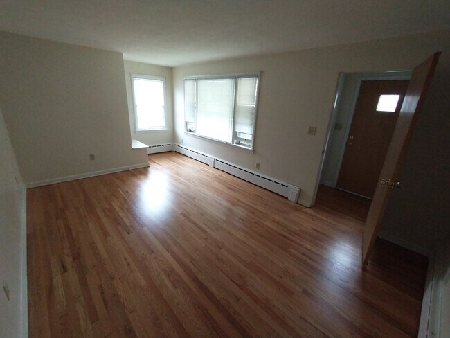 Sala de estar - 2541 Gilead Ave