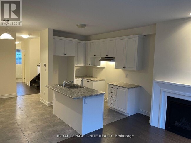 Building Photo - 35 Bushwood Trl