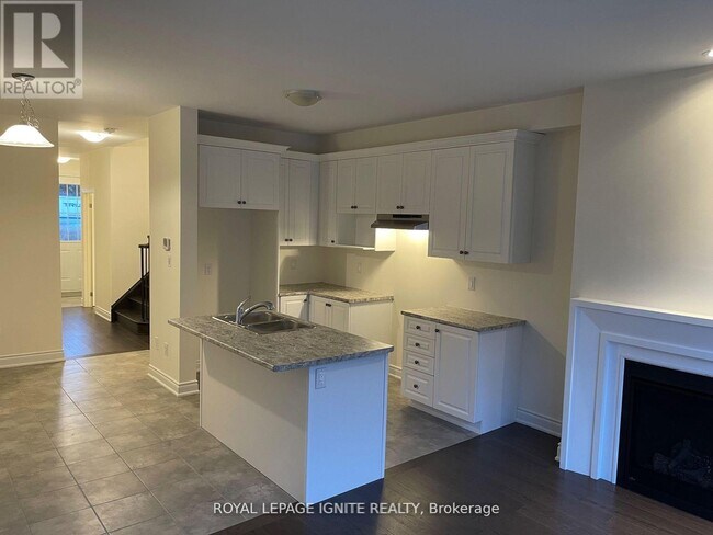 Photo du bâtiment - 35 Bushwood Trl