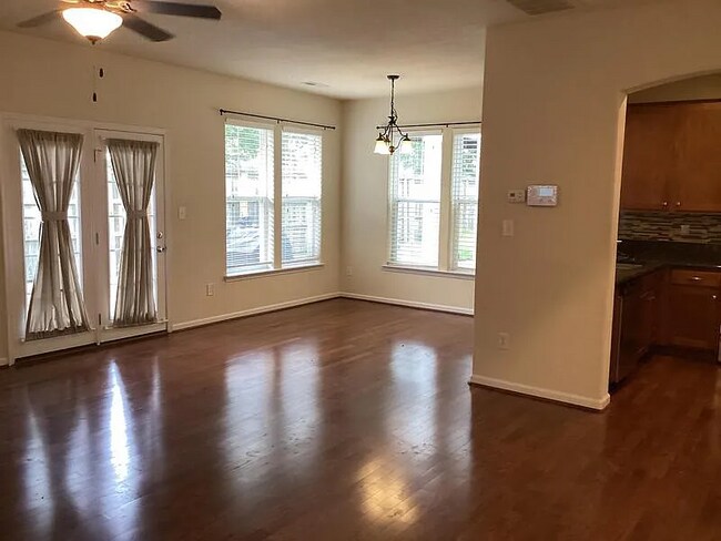 Foto del edificio - 5332 Cottage Ct