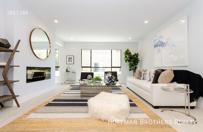 Building Photo - 5955 Saturn St