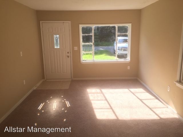 Building Photo - 3 br, 1 bath House - 139 N Fox Hall Drive