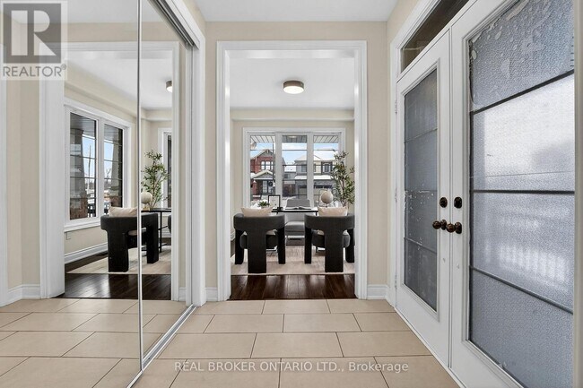 Building Photo - 47 Pagebrook Cres