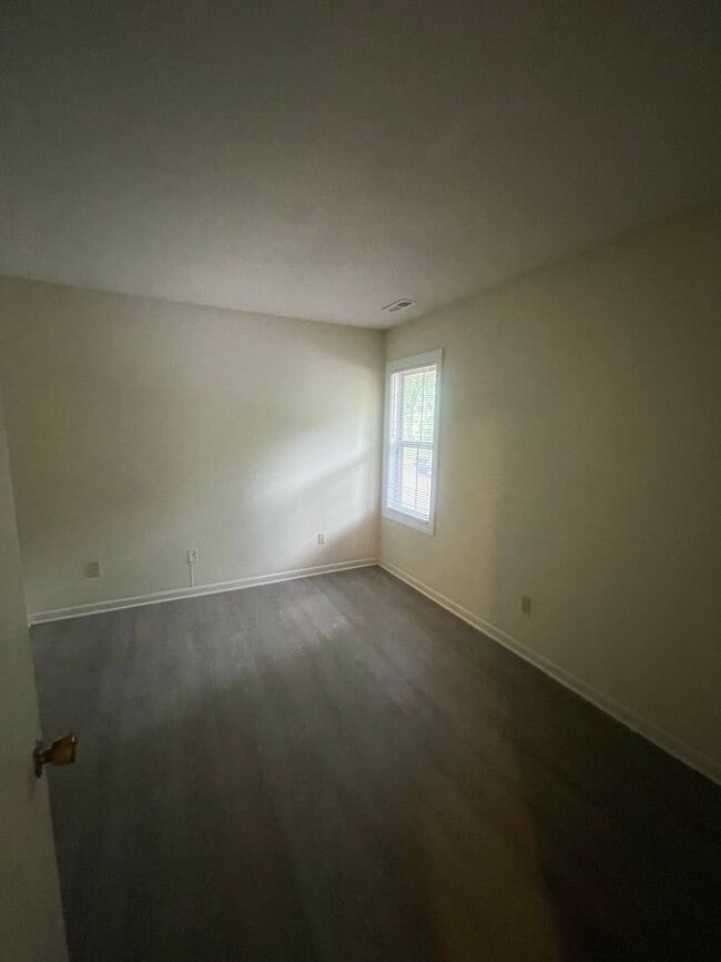 Foto del edificio - 1402-M Gorman St. 1 Bedroom / 1 Bathroom ~ Walk to NCSU & on Wolfline ~