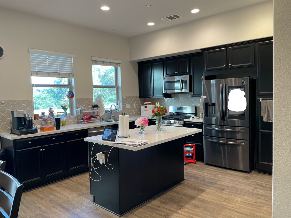 Foto principal - 1781 Hazelnut Ln