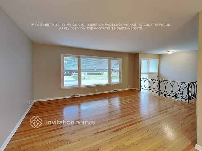 Building Photo - 404 S Crestwood Ln