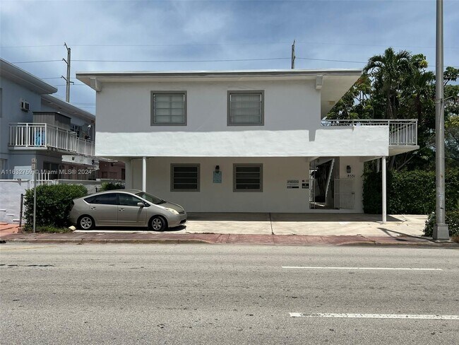 Building Photo - 8531 Harding Ave
