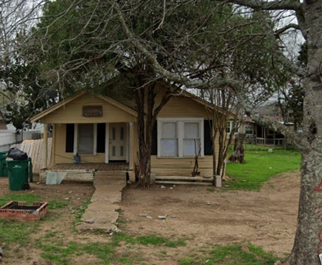 Primary Photo - Affordable 2/1 in Belton with Fenced Back ...