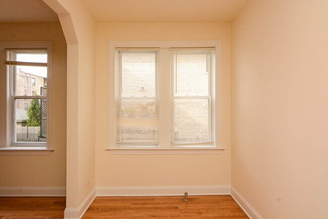 Foto del edificio - 2600 N Kimball Ave