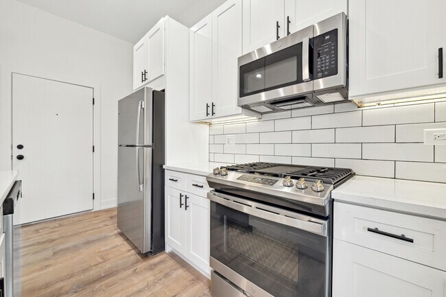 Foto del edificio - 2219 N Hamilton Ave