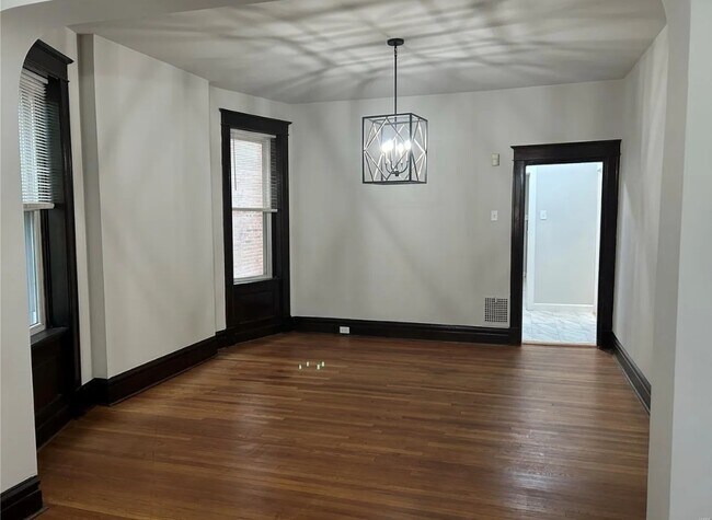 Building Photo - 3442 Arsenal St