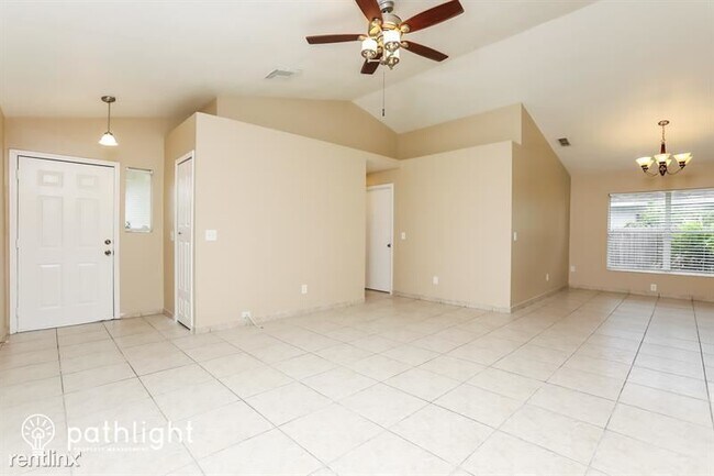 Building Photo - 3 br, 2 bath House - 9760 Piney Point Cir ...