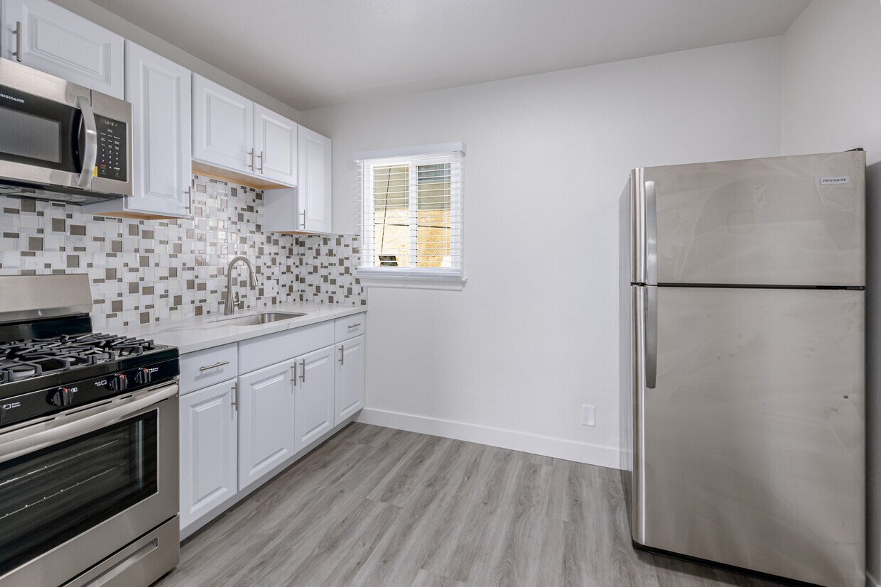 Foto principal - 6165 Coldwater Canyon Ave