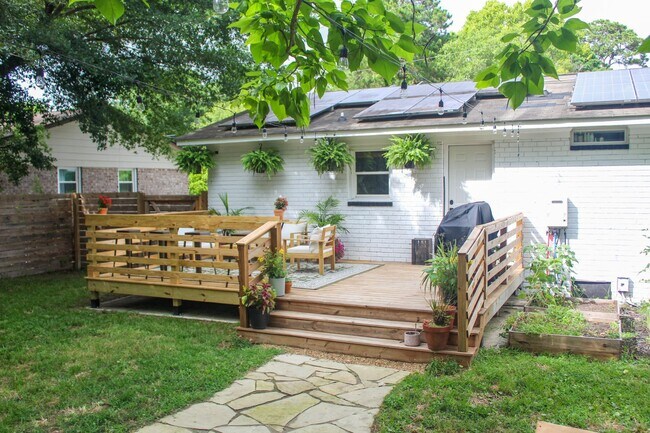 Foto del edificio - Renovated 3-Bedroom Single-Story Home with...