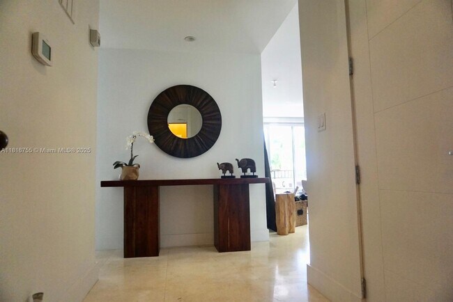 Foto del edificio - 151 Crandon Blvd