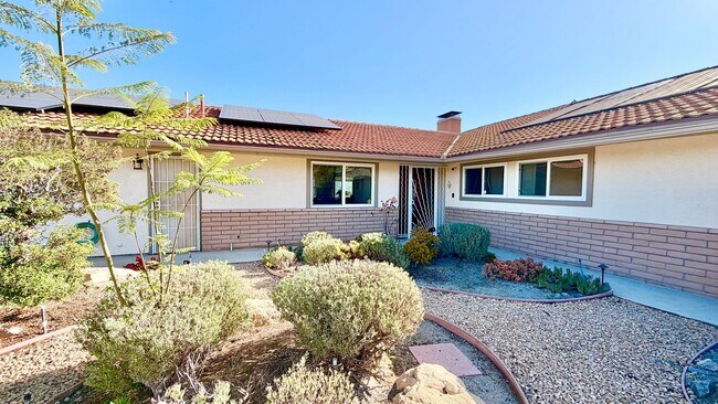Foto del edificio - Beautiful Custom Single-Story Home on Gated Country Property with Spectacular Views & Pool!
