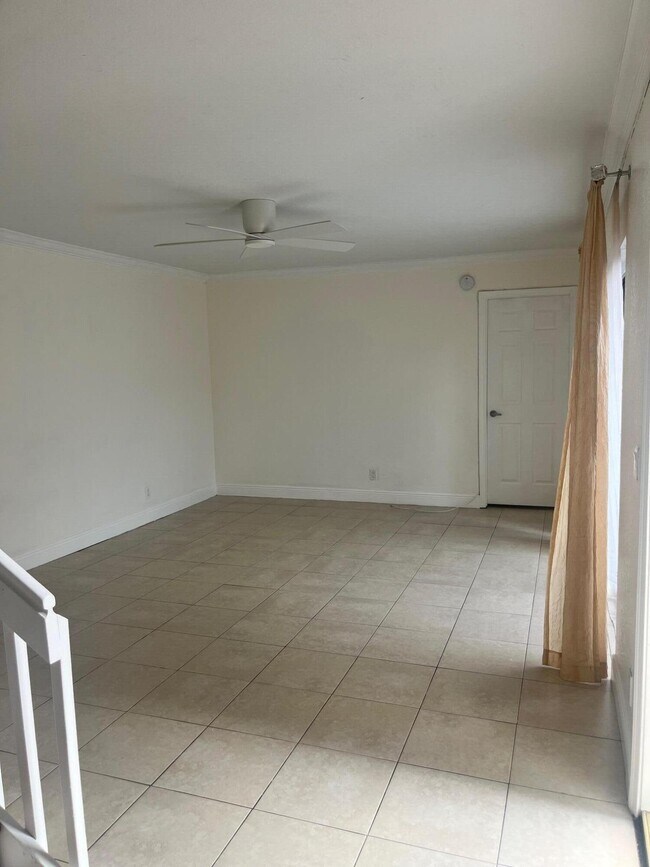 Foto del edificio - 5301 Waterview Cir