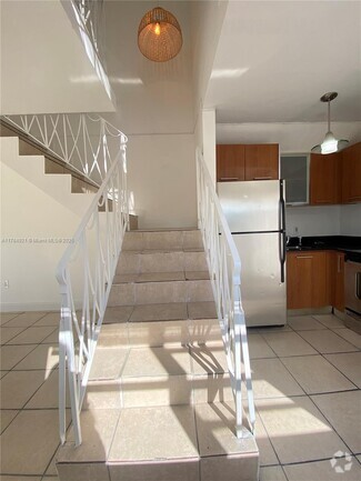Building Photo - 421 NE 68th St