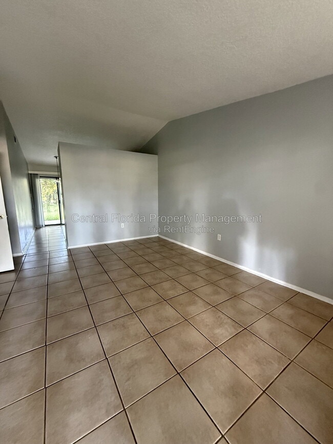 Building Photo - 1707 Ridgewood Ln