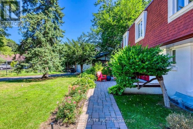 Building Photo - 814 Calder Rd