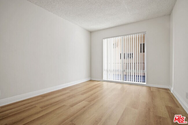 Foto del edificio - 1134 N Clark St