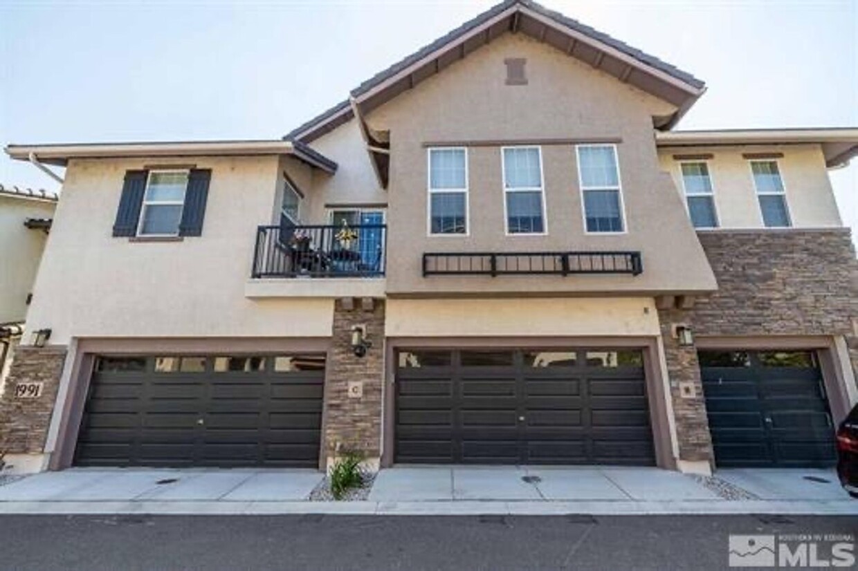 Foto principal - Damonte Ranch Townhouse