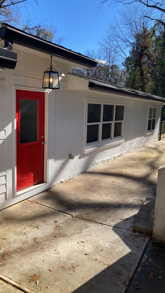 Building Photo - 31 Rockmart Dr NW