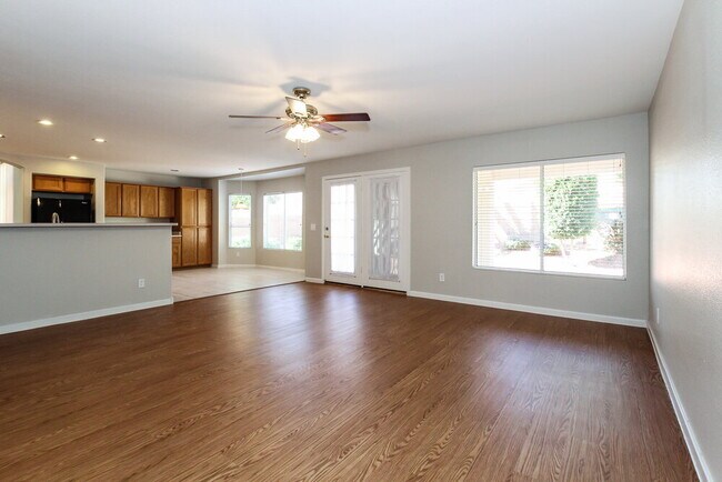 Foto del edificio - 8760 W Melinda Ln