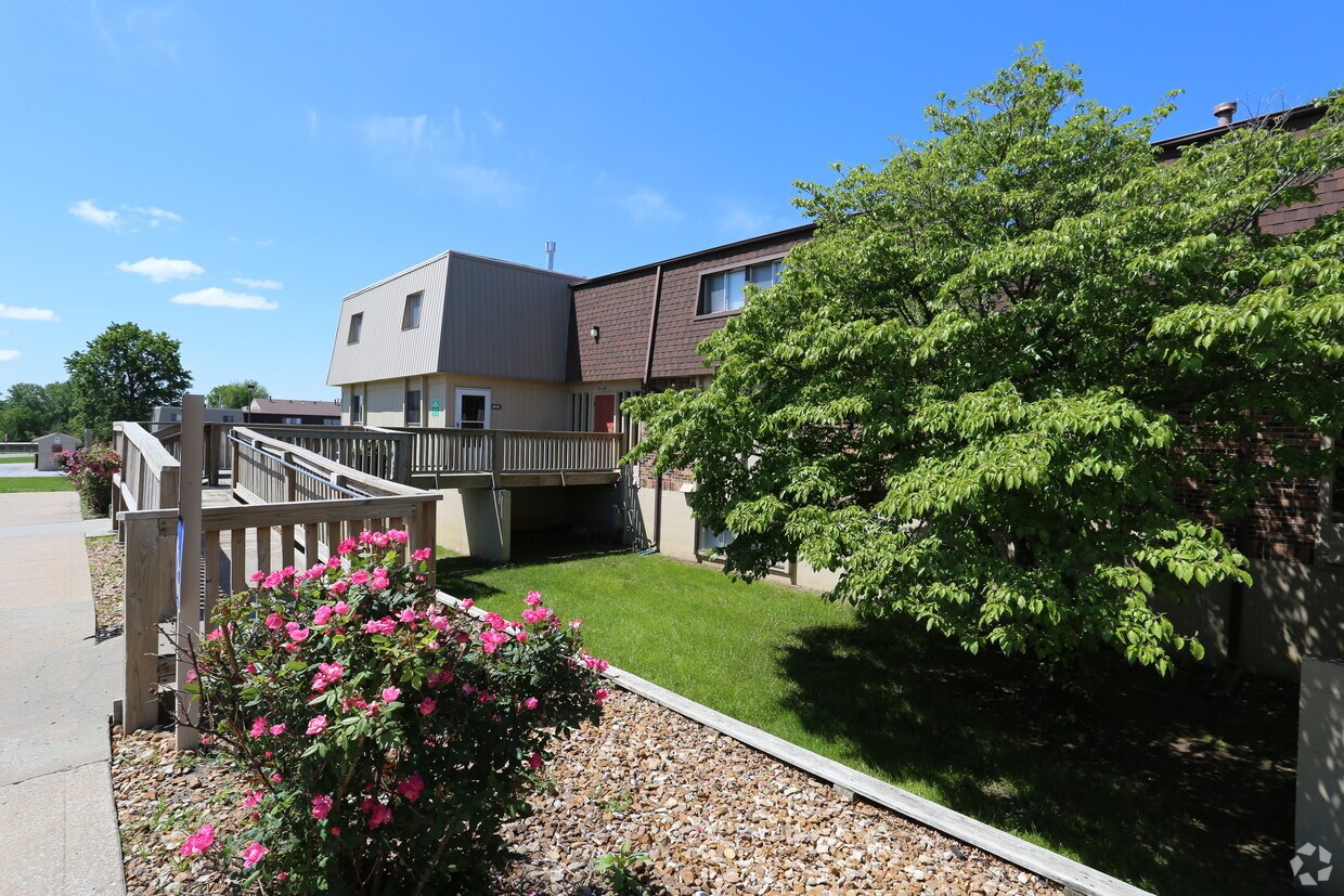 Excelsior Village Apartments in Excelsior Springs, MO