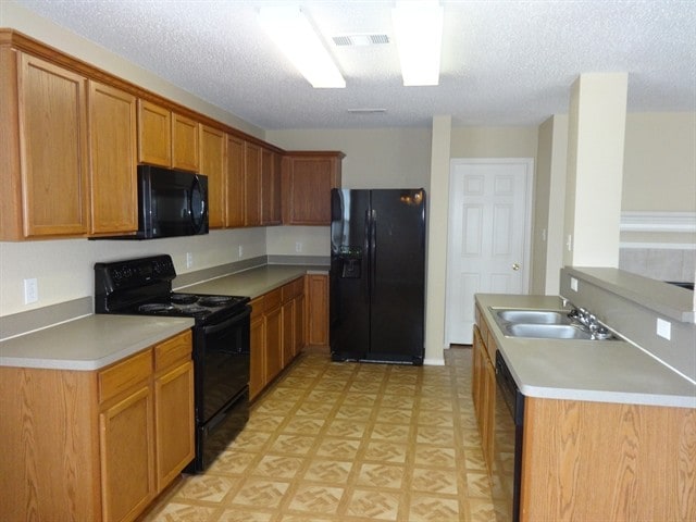 Building Photo - 2440 Arroyo Springs Drive