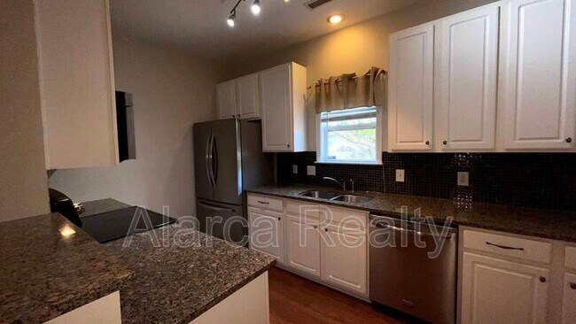 Photo - 1120 W 1st St Townhome