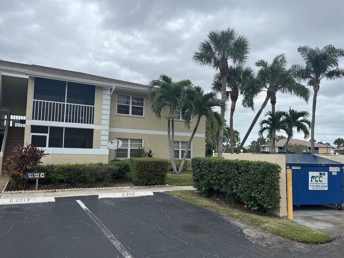 1533 SE Royal Green Cir Unit 102, Port St. Lucie, FL 34952 Apartment