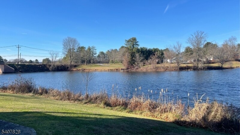 Foto del edificio - 306 Lake Shore S